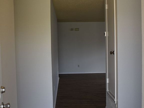 2nd image of 2900 Cinco Dr