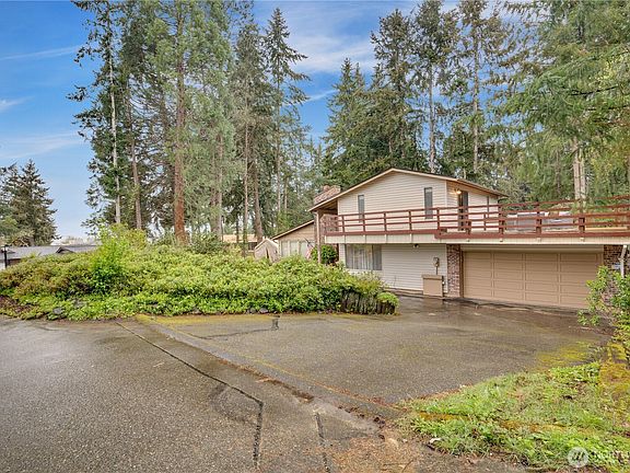 4th image of 3910 82nd Avenue Ct W