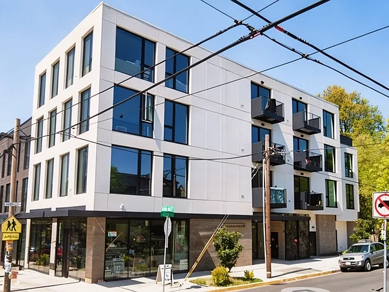 Division 31 Apartments — Photo 2