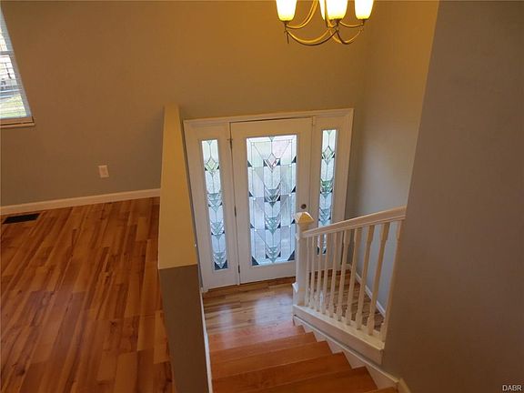 5th image of 312 Farnsworth Dr