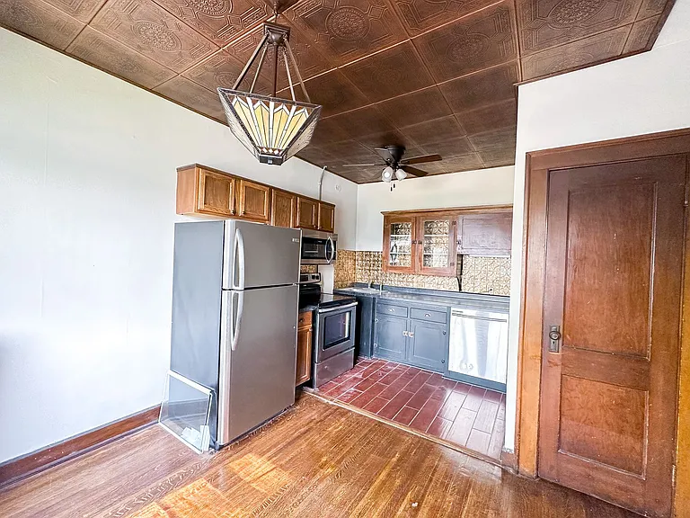 5819 E Washington St #8 — Photo 9
