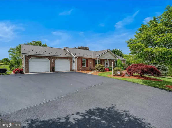 244 Jeanna Ln, Falling Waters, WV 25419