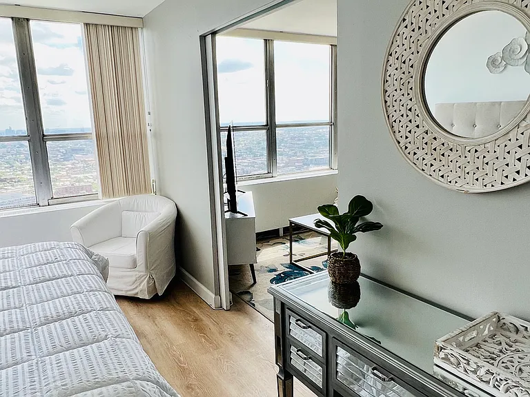 655 W Irving Park Rd #4807 — Photo 13