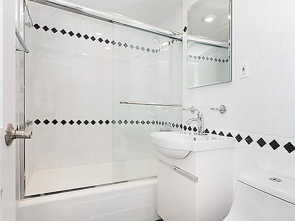 5th image of 23 Greenwich Ave #15E