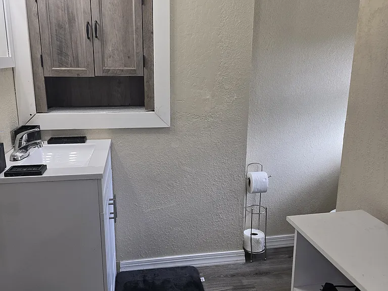 805 NW 13th St #2 — Photo 8