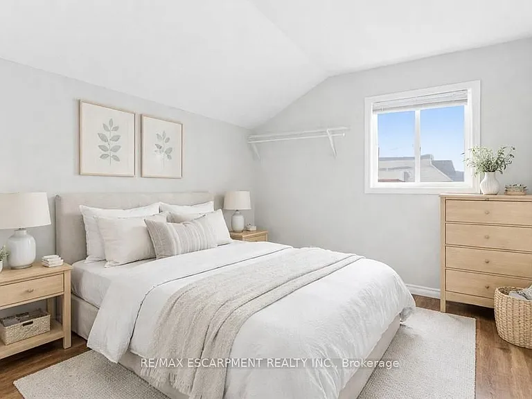 2 Windsor St #2 — Photo 4