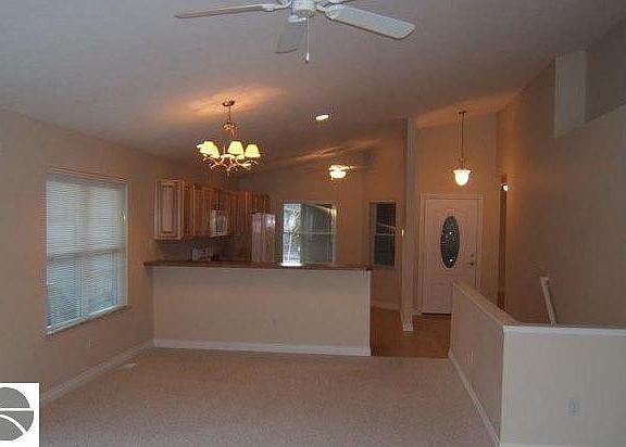 2nd image of 3720 Creekside Dr