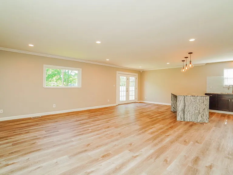 800 Caroway Blvd — Photo 5