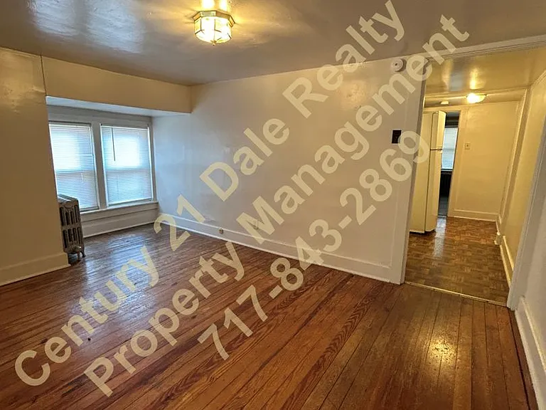 362 W Broadway — Photo 5
