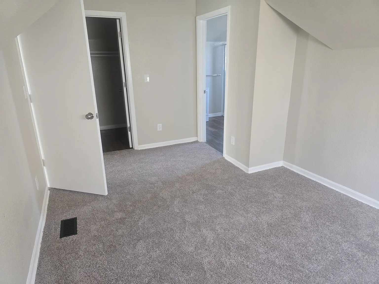 1 bed, 735 sqft, $1,250 — Photo 3
