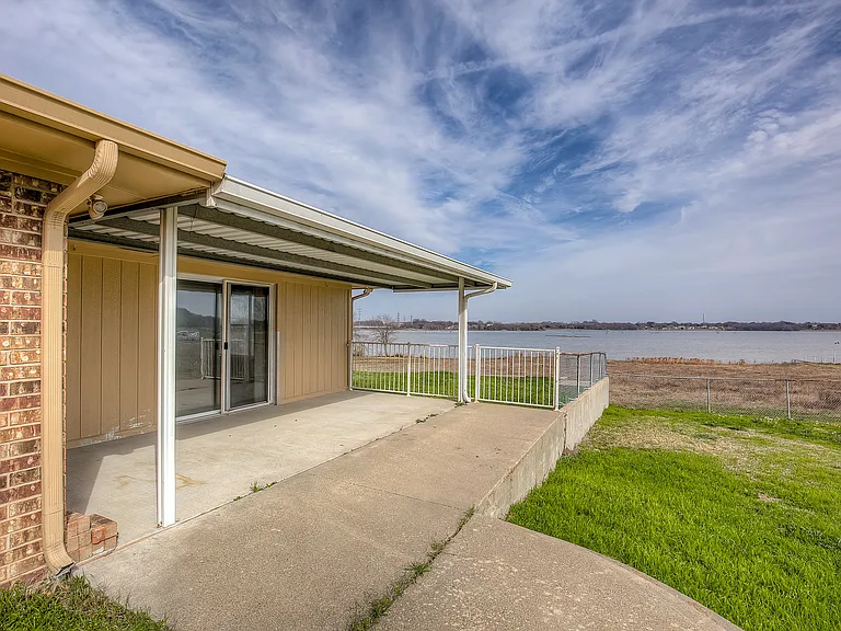 4804 Edgewater Dr — Photo 37