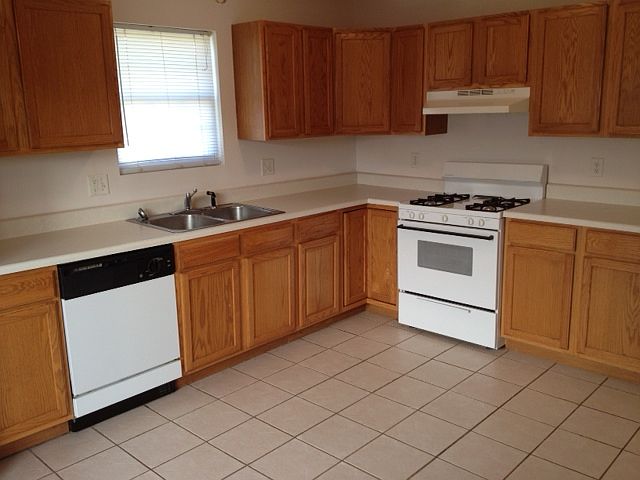 2nd image of 9 Fetzer Dr APT 3