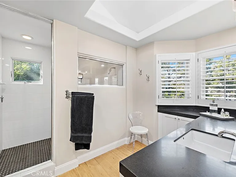 20 Cape Danbury — Photo 33