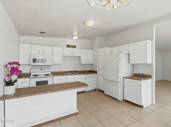 1105 E Garden Loop, Tucson, AZ 85706