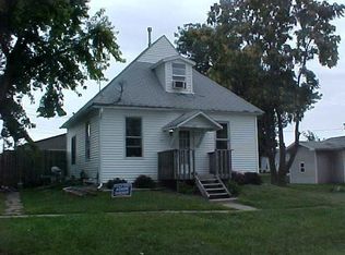 107 E Cherry St, New Sharon, IA 50207