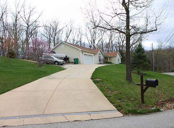 3rd image of 210 S Lake Dr