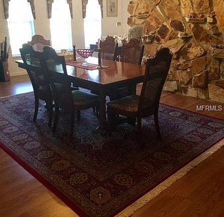 3rd image of 1105 Larchmont Dr