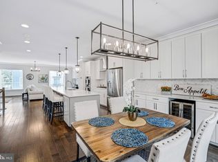 2873 Lowen Valley Rd, Alexandria, VA 22303