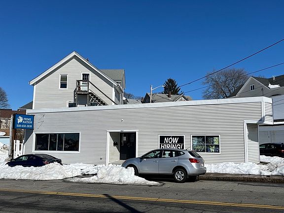 2nd image of 1768 Pleasant St