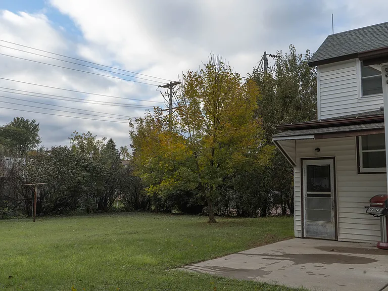 2517 S Duluth Ave — Photo 20