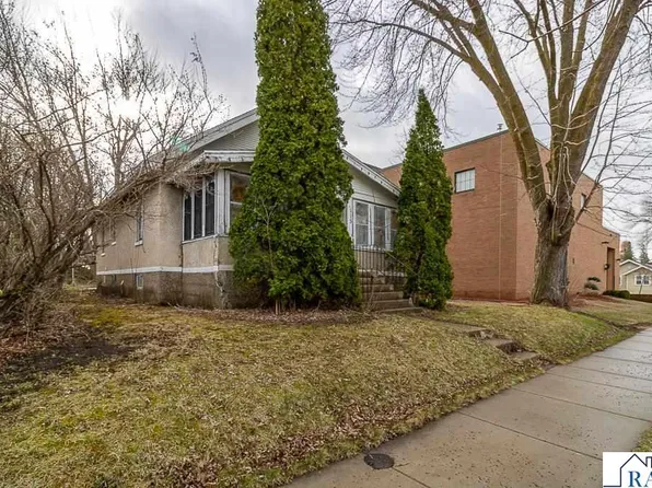 115 N Lexington Ave, Le Center, MN 56057