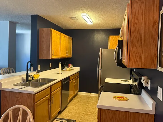 3 bed, 1450 sqft, $1,800 — Photo 4