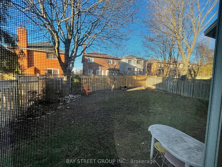 36 Tomlinson Cir — Photo 22