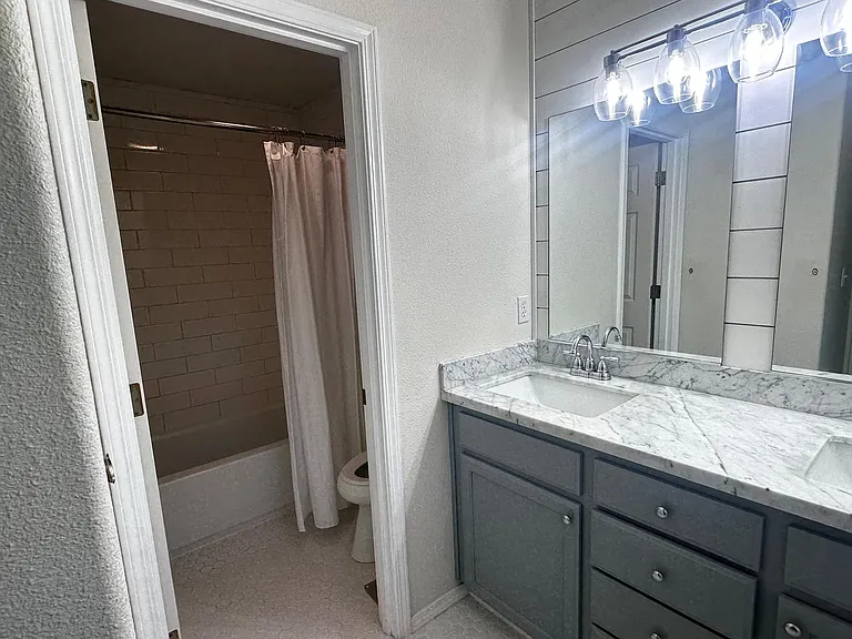 Bathroom2