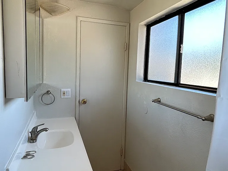 2725 Mobley St — Photo 16