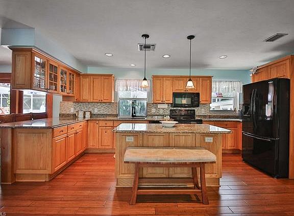 4th image of 1360 Melaleuca Ln