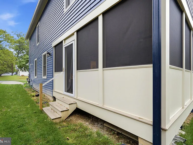 1227 Clagett Dr — Photo 42