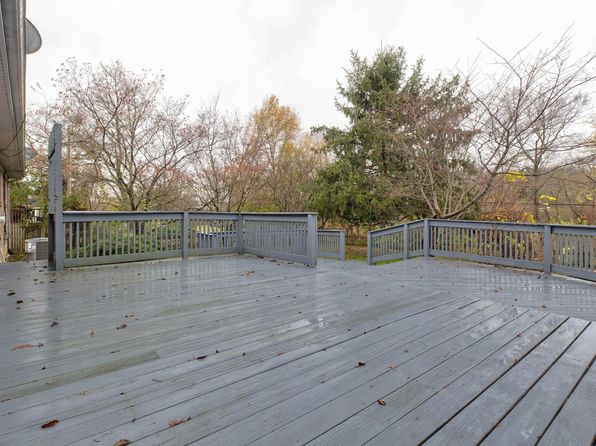 67 1st St, Clay City, KY 40312