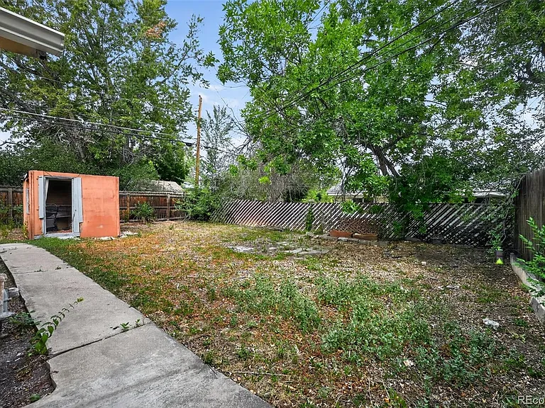 225 S Holland St #B — Photo 3