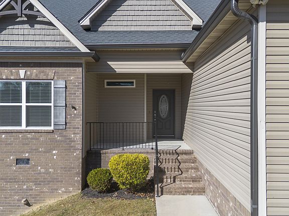 3rd image of 225 Brook Hollow Dr Se