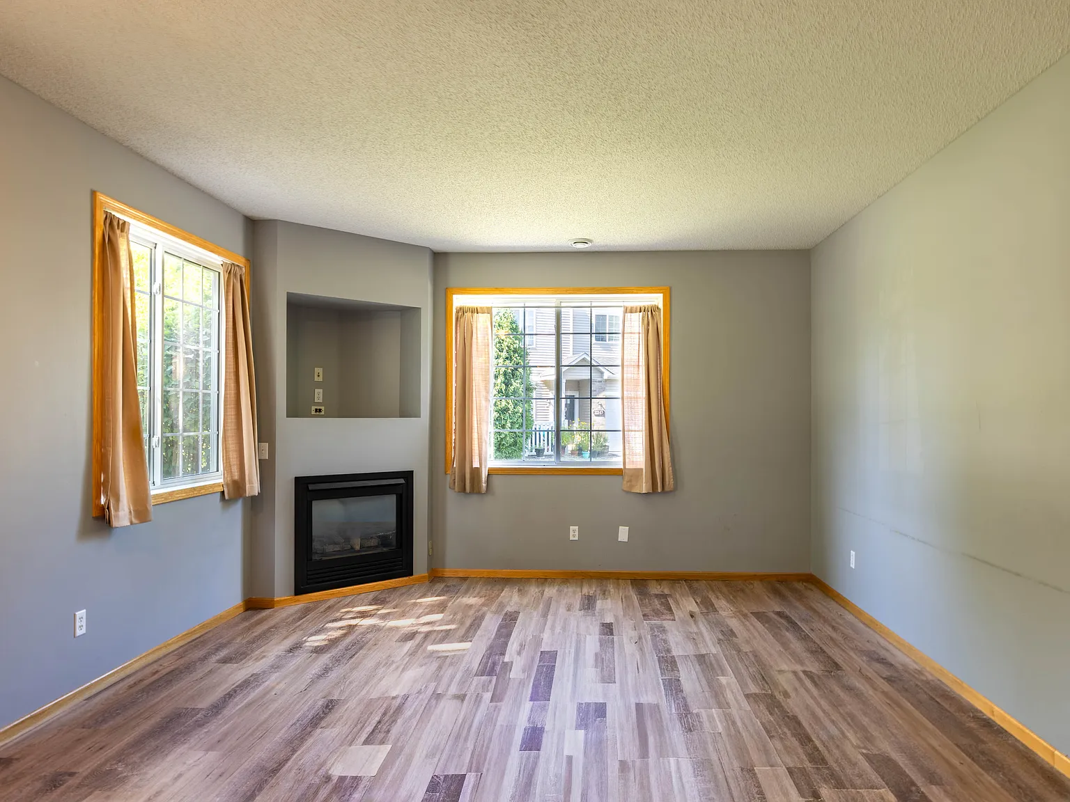 2 bed, 1704 sqft, $2,150 — Photo 2