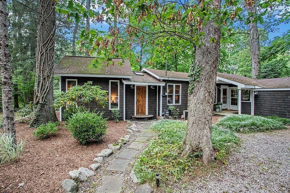 3852 Birchwood Trl photo 1
