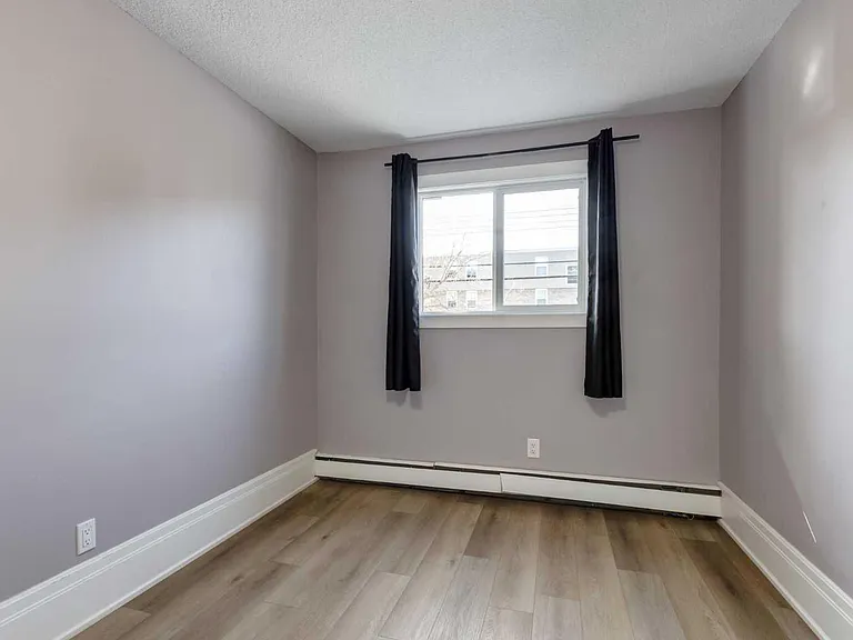 1817 N 11th Ave SW #202 — Photo 14