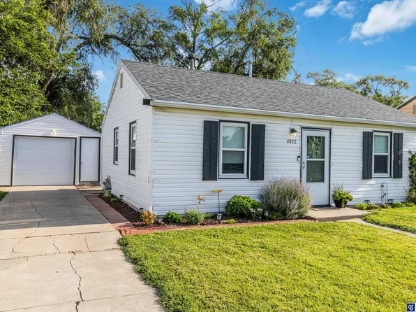 4032 Baldwin Ave, Lincoln, NE 68504
