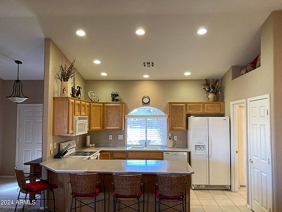 4th image of 2156 S BERRYWOOD Circle