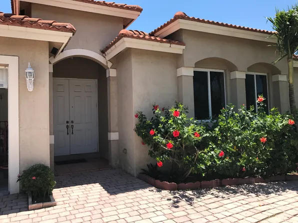 9238 SW 208th Ter, Cutler Bay, FL 33189