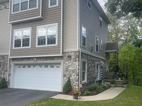2 Seeley Bull St, Monroe, NY 10950