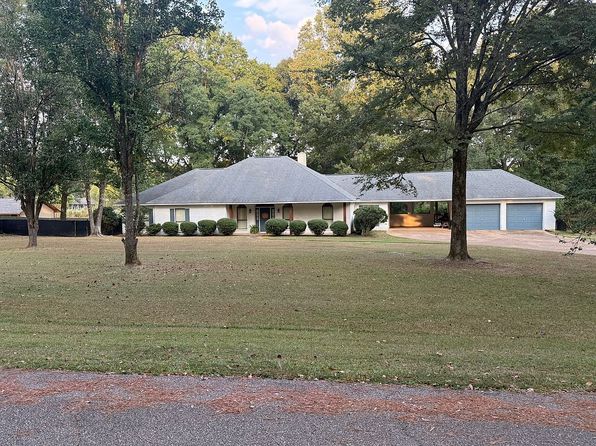 561 N Springlake Cir