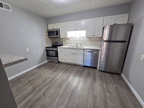 2nd image of 2624 Roseland Ter APT 3