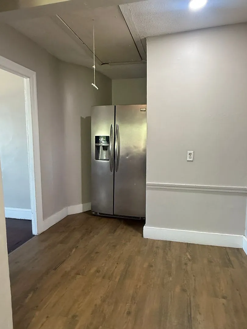865 Eddy Street — Photo 3