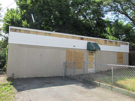 3rd image of 917-919 Hillcrest Ave