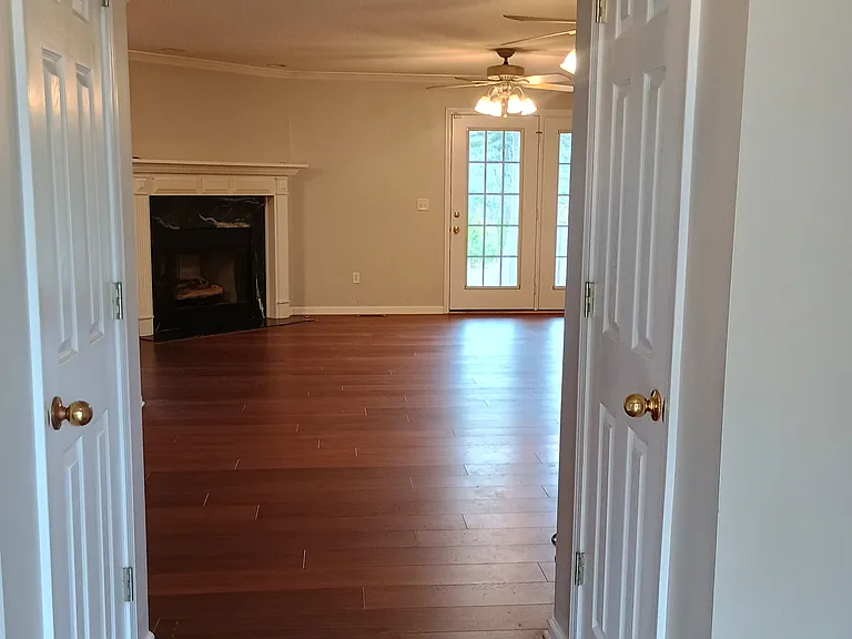 Foyer upon entry