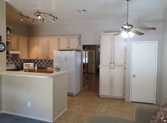 4th image of 410 Sunset Dr