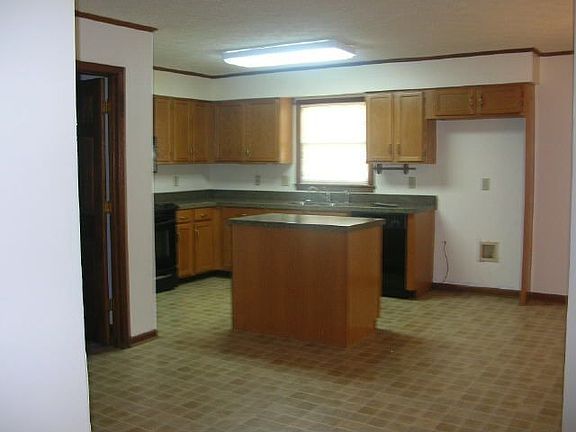 5th image of 107 Heritage Way