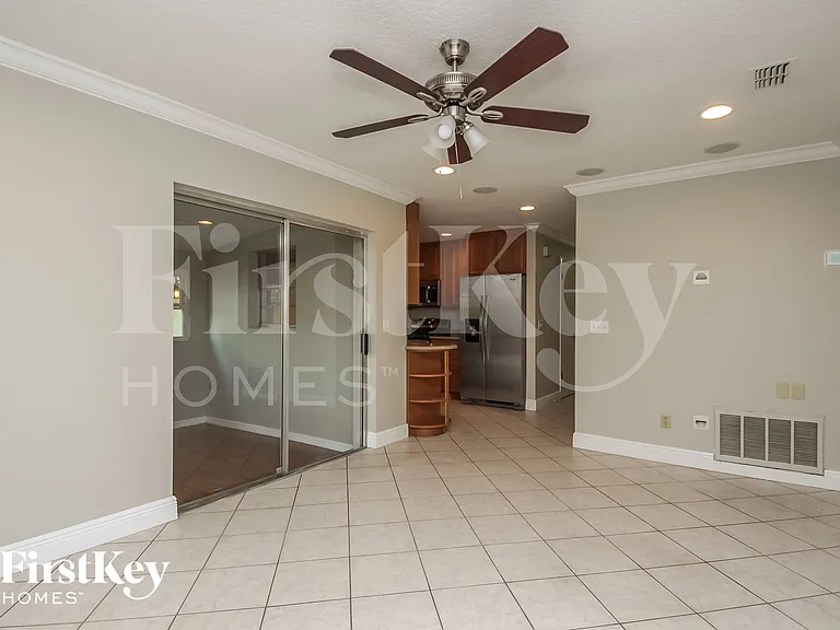 2409 Brookside Ave — Photo 8