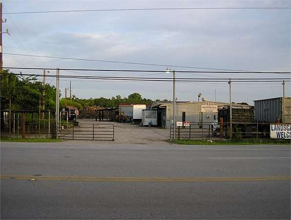 2nd image of 16434 Beaumont Hwy